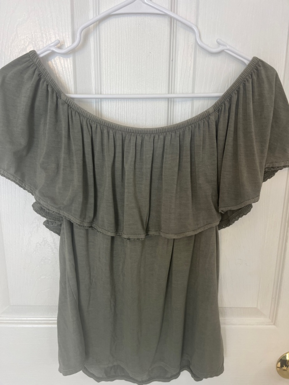 America Eagle Off-Shoulder Ruffle Women’s Top in Sage Green